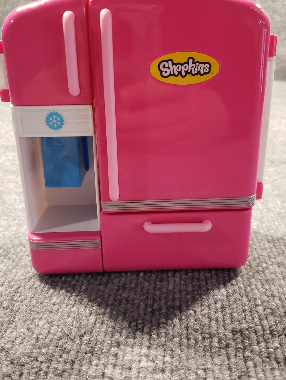 Shopkins Season 2 SO COOL FRIDGE refrigerator  2015 (PRE - OWNED)